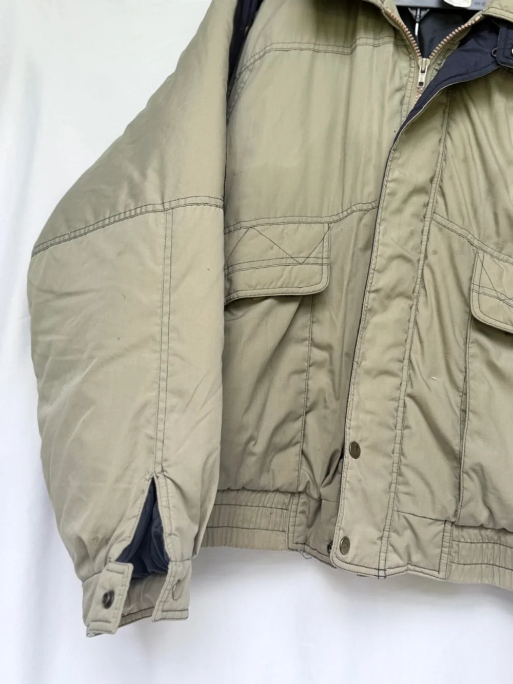 Vintage 90s Ozark Trail Men's Heavy Puffer Bomber Jacket - Beige/Black